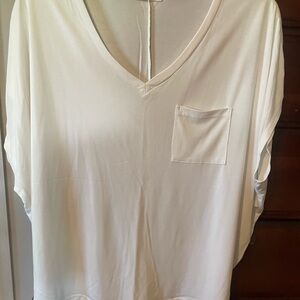 Elegant White V-Neck Women's Top Entro m